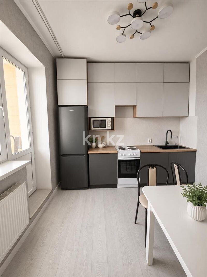 Продажа 1-комнатной квартиры, 37 м² - Продажа квартир в монолитно-каркасном доме в Караганде фото 1 из 7
