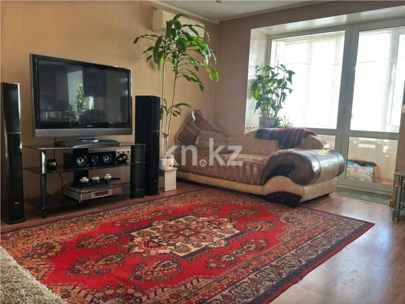 Продажа 4-комнатной квартиры, 74 м² - Продажа четырехкомнатных квартир в кирпичном доме в Караганде фото 1 из 6