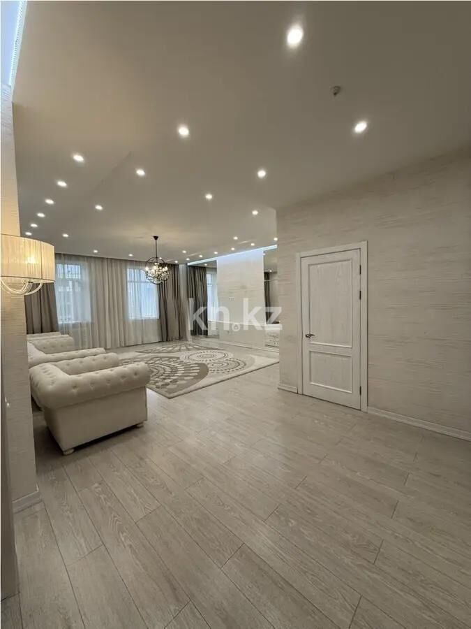Продажа 3-комнатной квартиры, 128 м² - Продажа квартир в районе Михайловка в Караганде фото 1 из 6
