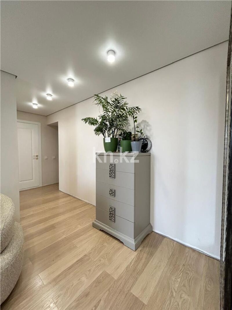 Продажа 4-комнатной квартиры, 75 м² - Продажа четырехкомнатных квартир в кирпичном доме в Казахстане - страница 22 фото 12 из 16