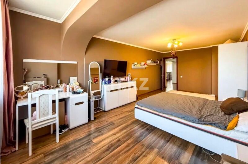 Продажа 7-комнатной квартиры, 270 м² - Продажа пятикомнатных и более квартир в кирпичном доме в Алматы фото 9 из 9