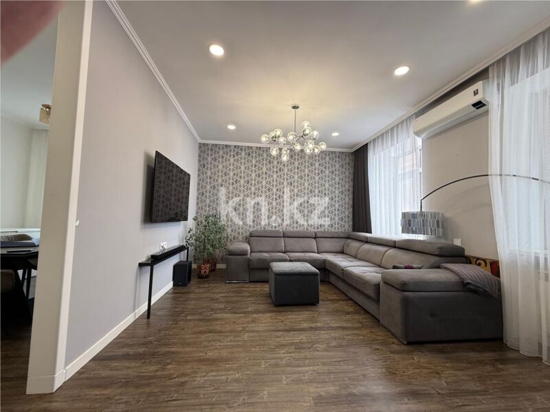 Продажа 4-комнатной квартиры, 105 м² - Продажа четырехкомнатных квартир в кирпичном доме в Караганде - страница 4 фото 1 из 17