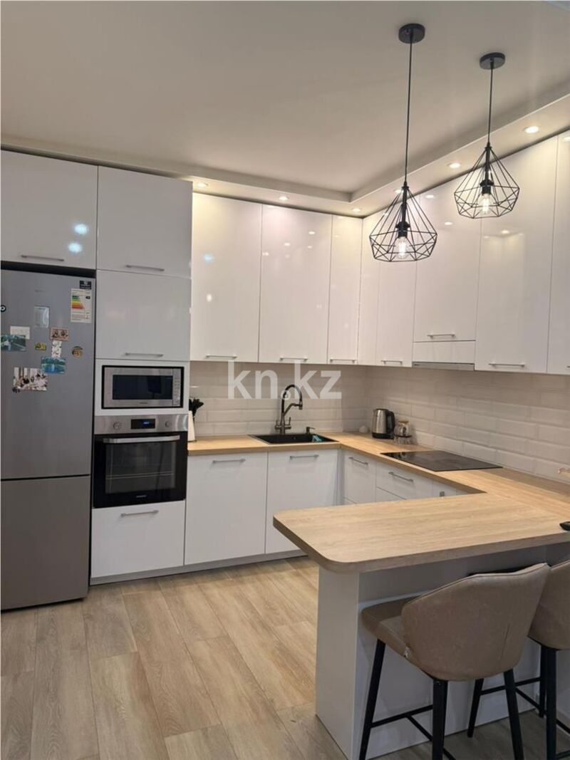 Продажа 4-комнатной квартиры, 132 м² - Продажа квартир на Юго-Востоке Караганды - страница 2 фото 3 из 12