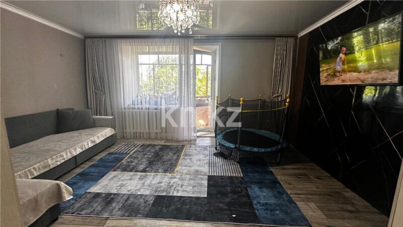 Продажа 3-комнатной квартиры, 63 м² - Продажа трехкомнатных квартир на Юго-Востоке Караганды - страница 21 фото 1 из 15
