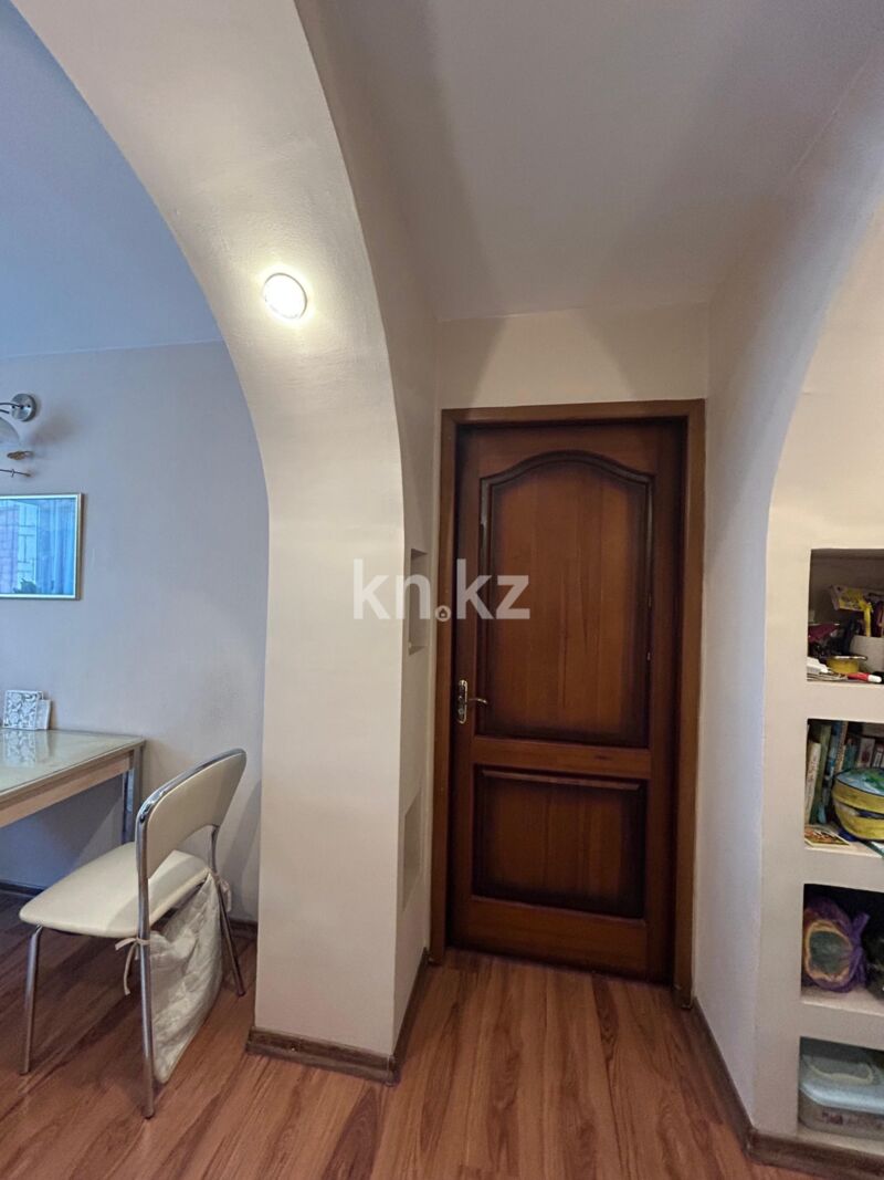 Продажа 3-комнатной квартиры, 68 м² - Продажа жилой и коммерческой недвижимости в Усть-Каменогорске фото 7 из 21