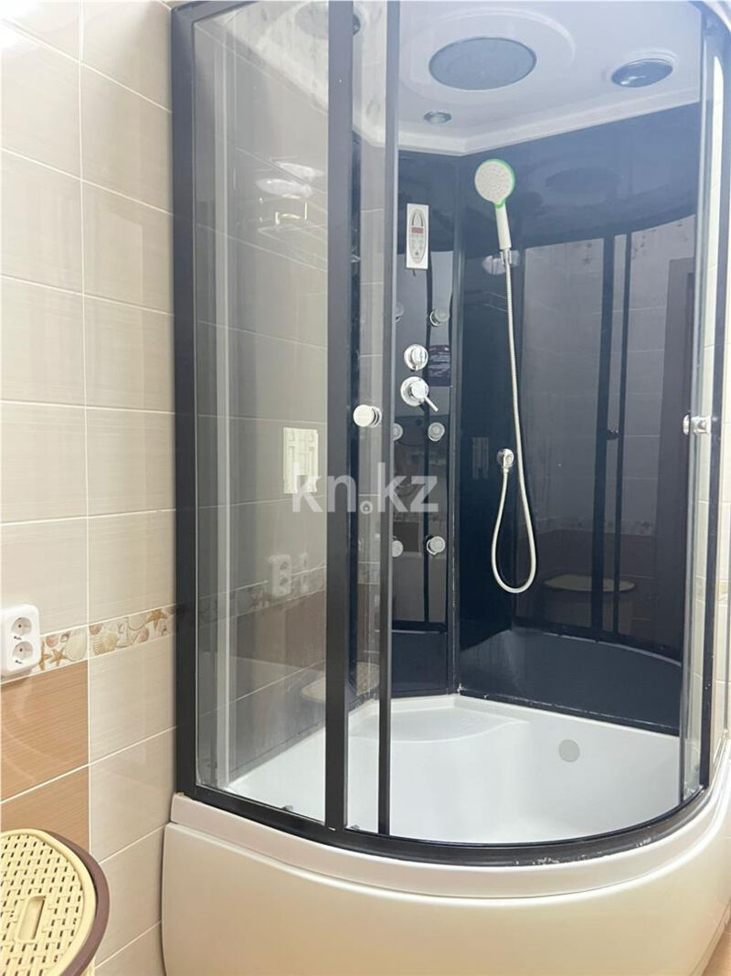 Продажа 4-комнатной квартиры, 86 м² - Продажа четырехкомнатных квартир в кирпичном доме в Караганде - страница 5 фото 24 из 36