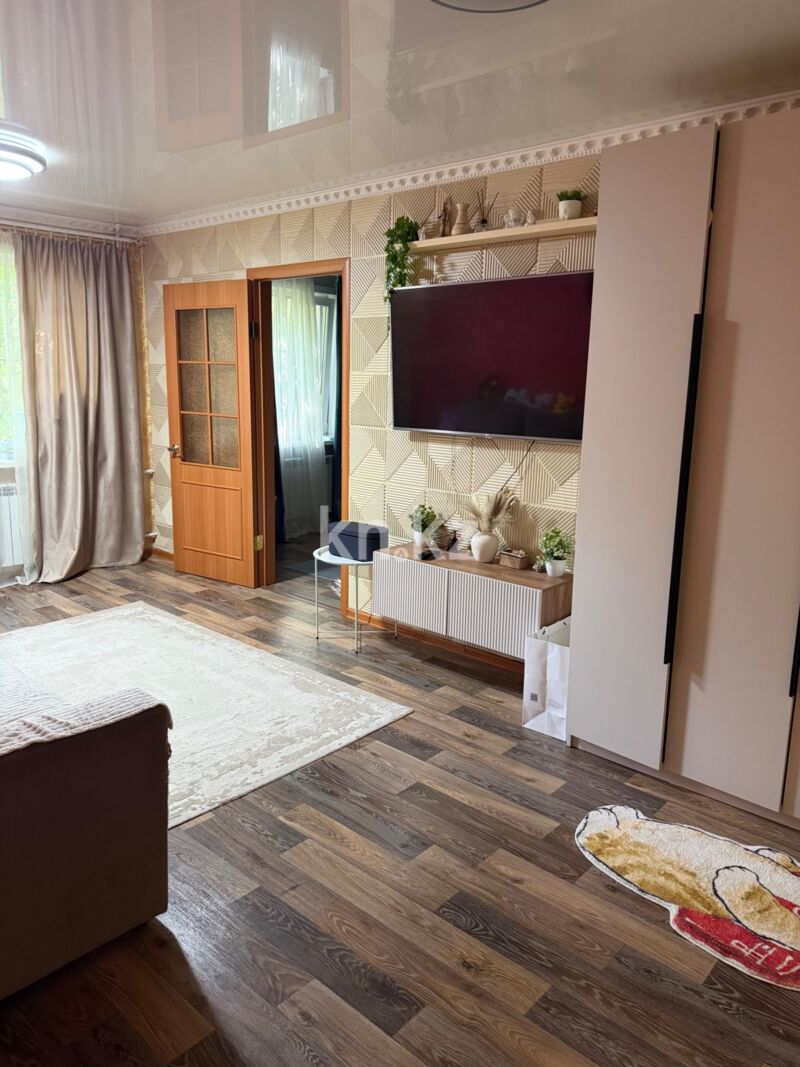 Продажа 3-комнатной квартиры, 57 м² - Продажа трехкомнатных квартир в панельном доме в Караганде фото 1 из 9