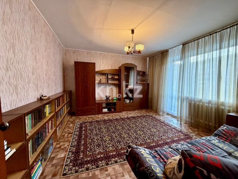 Продажа 3-комнатной квартиры, 63 м² - Продажа трехкомнатных квартир в панельном доме в Караганде - страница 5 фото 1 из 13