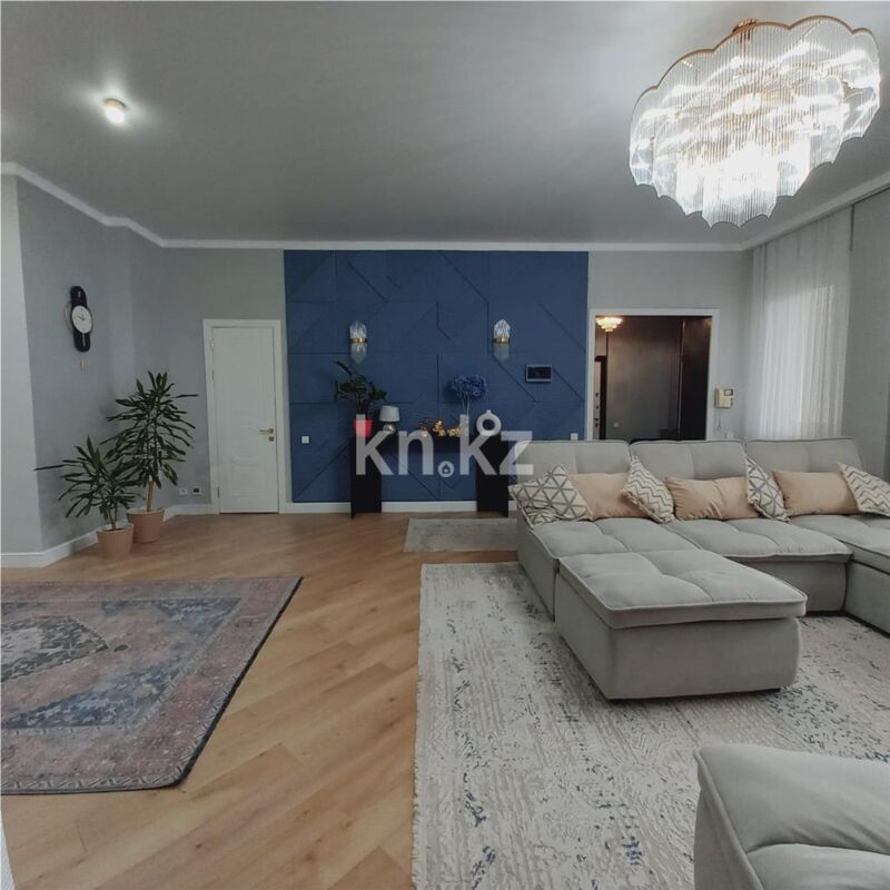 Продажа 4-комнатной квартиры, 160 м² - Продажа четырехкомнатных квартир в блочном доме в Казахстане - страница 10 фото 1 из 18