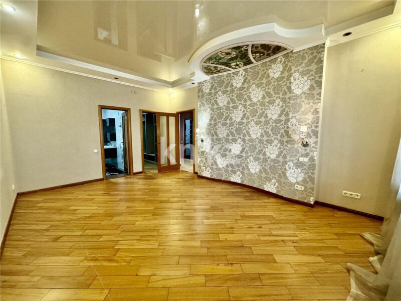 Продажа 6-комнатной квартиры, 227 м² - Продажа квартир в кирпичном доме в Караганде фото 1 из 20