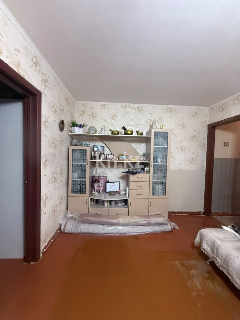 Продажа 4-комнатной квартиры, 61.9 м² - Продажа четырехкомнатных квартир в Караганде фото 2 из 13