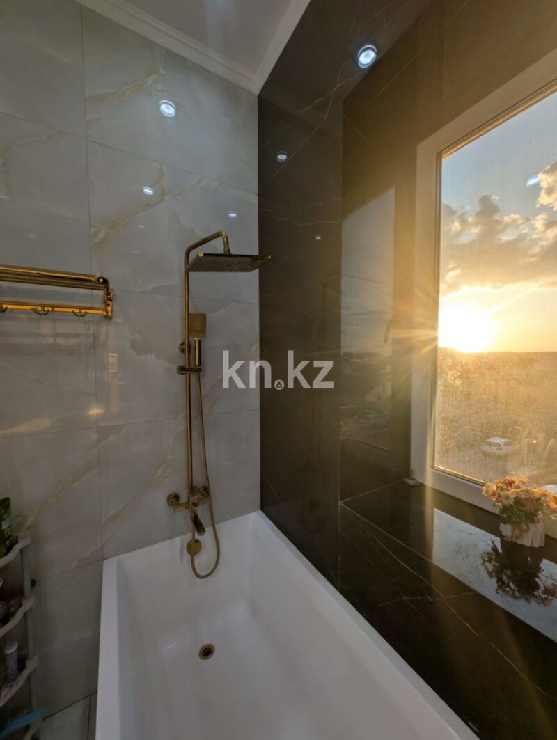 Продажа 4-комнатной квартиры, 115 м² - Продажа четырехкомнатных квартир в Уральске фото 24 из 31