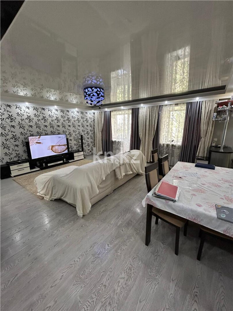 Продажа 4-комнатной квартиры, 93 м² - Продажа четырехкомнатных квартир в Михайловке Караганды фото 3 из 14