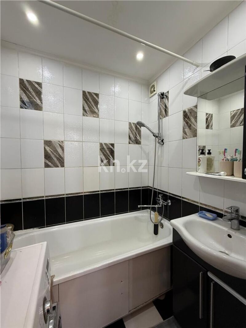 Продажа 3-комнатной квартиры, 63 м² - Продажа трехкомнатных квартир на Юго-Востоке Караганды - страница 20 фото 12 из 18