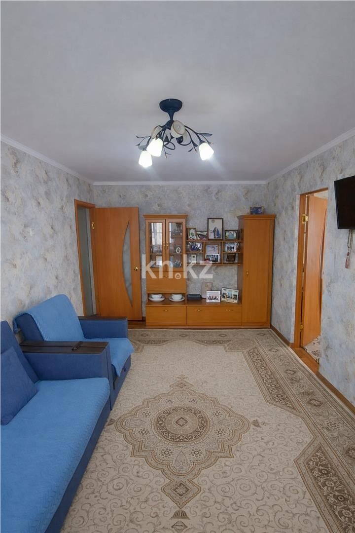 Продажа 4-комнатной квартиры, 61 м² - Продажа четырехкомнатных квартир в панельном доме в Караганде фото 2 из 14