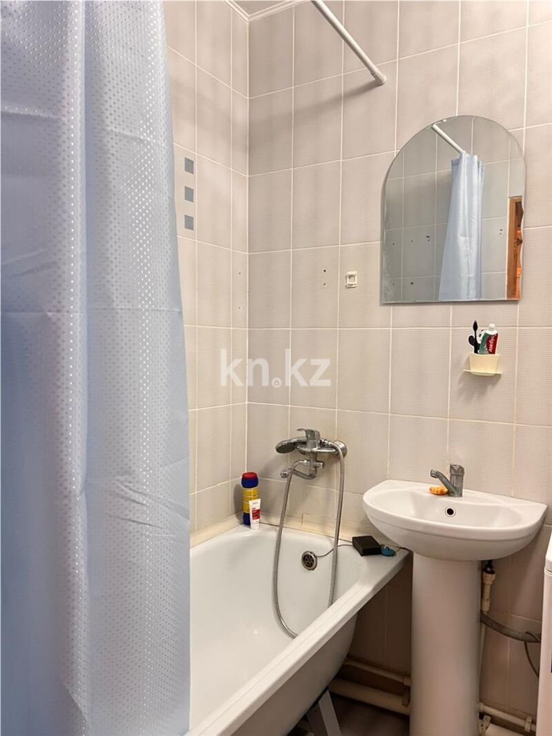 Продажа 4-комнатной квартиры, 77 м² - Продажа четырехкомнатных квартир в панельном доме в Караганде - страница 3 фото 22 из 36