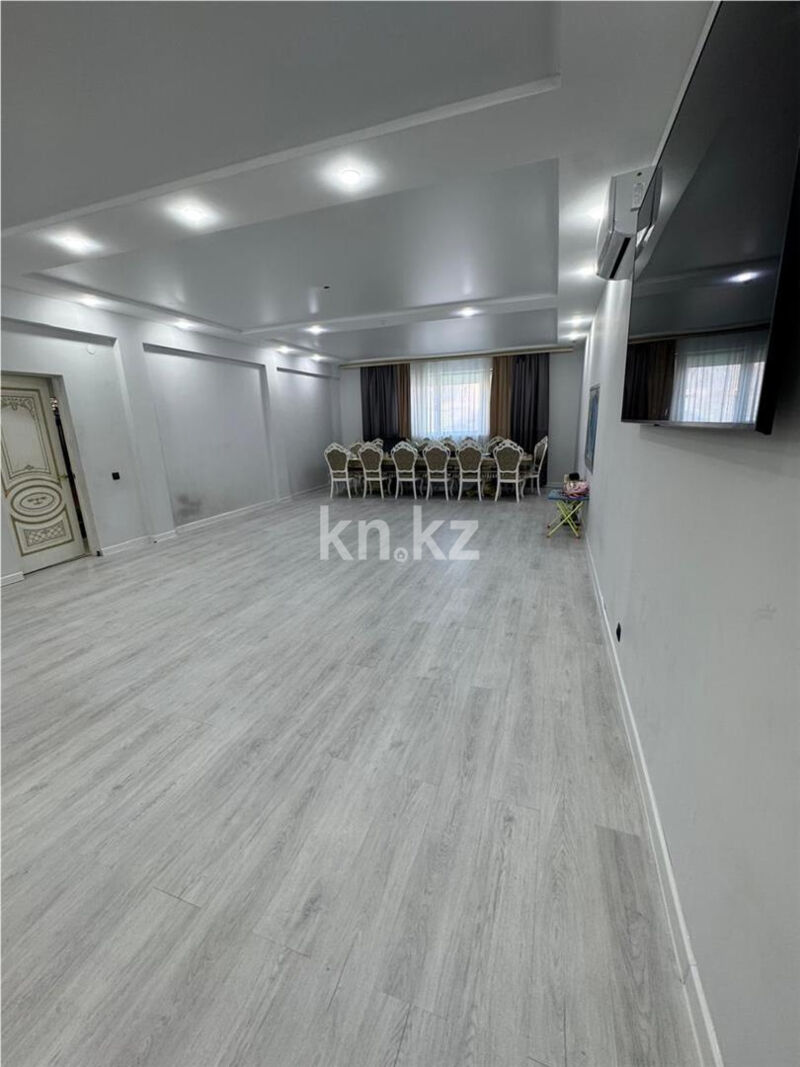 Продажа 9-комнатного дома, 302 м² - Продажа земельных участков в Темиртау фото 1 из 15