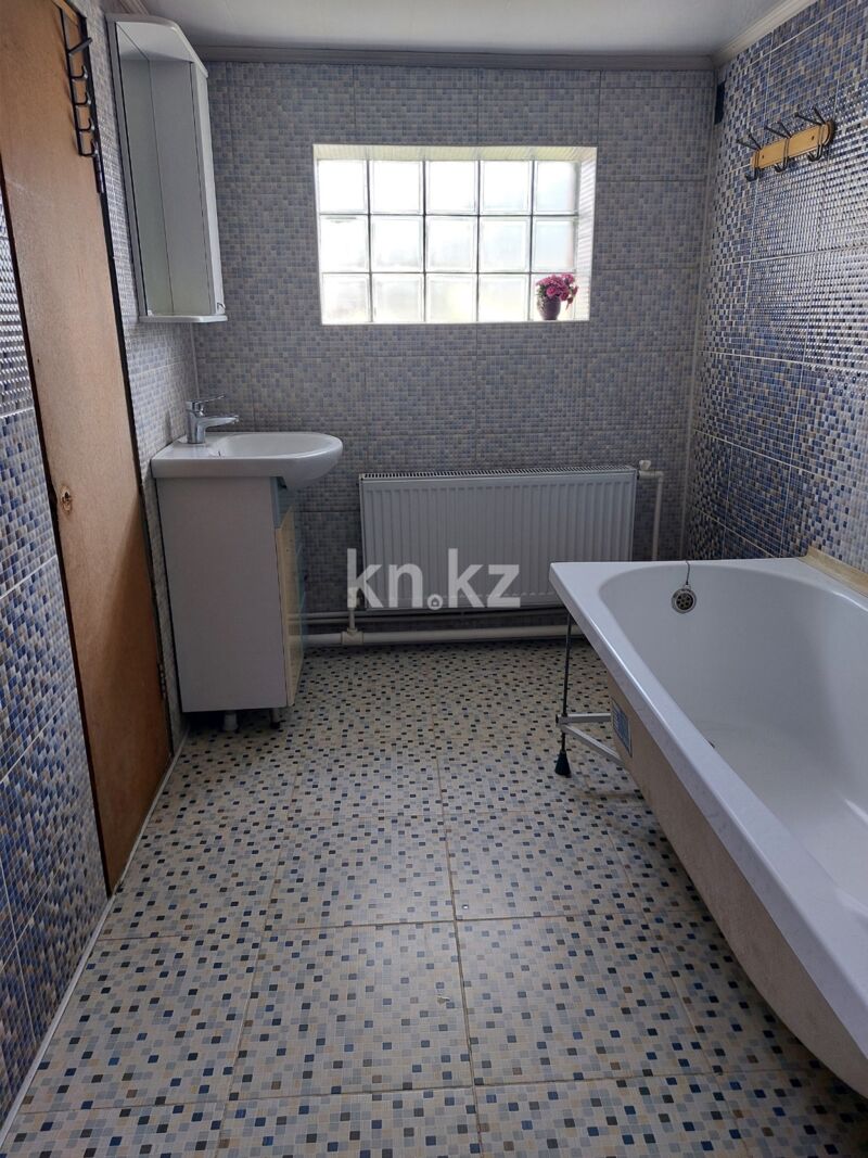 Продажа 7-комнатного дома, 198 м² - Продажа домов, коттеджей в Караганде - страница 2 фото 3 из 13