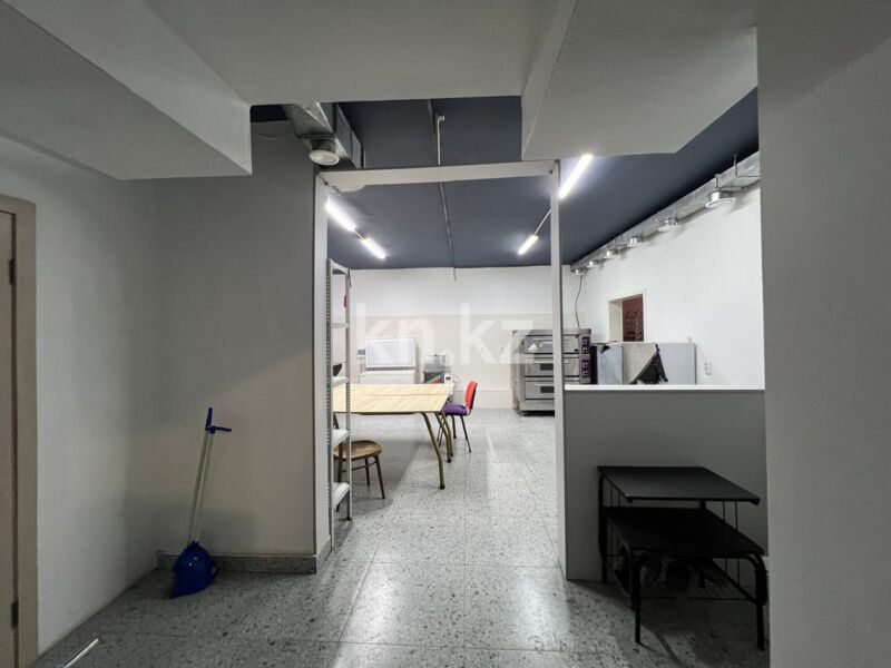 Продажа помещения, 80 м² - Продажа офисных и торговых помещений в Караганде фото 2 из 9