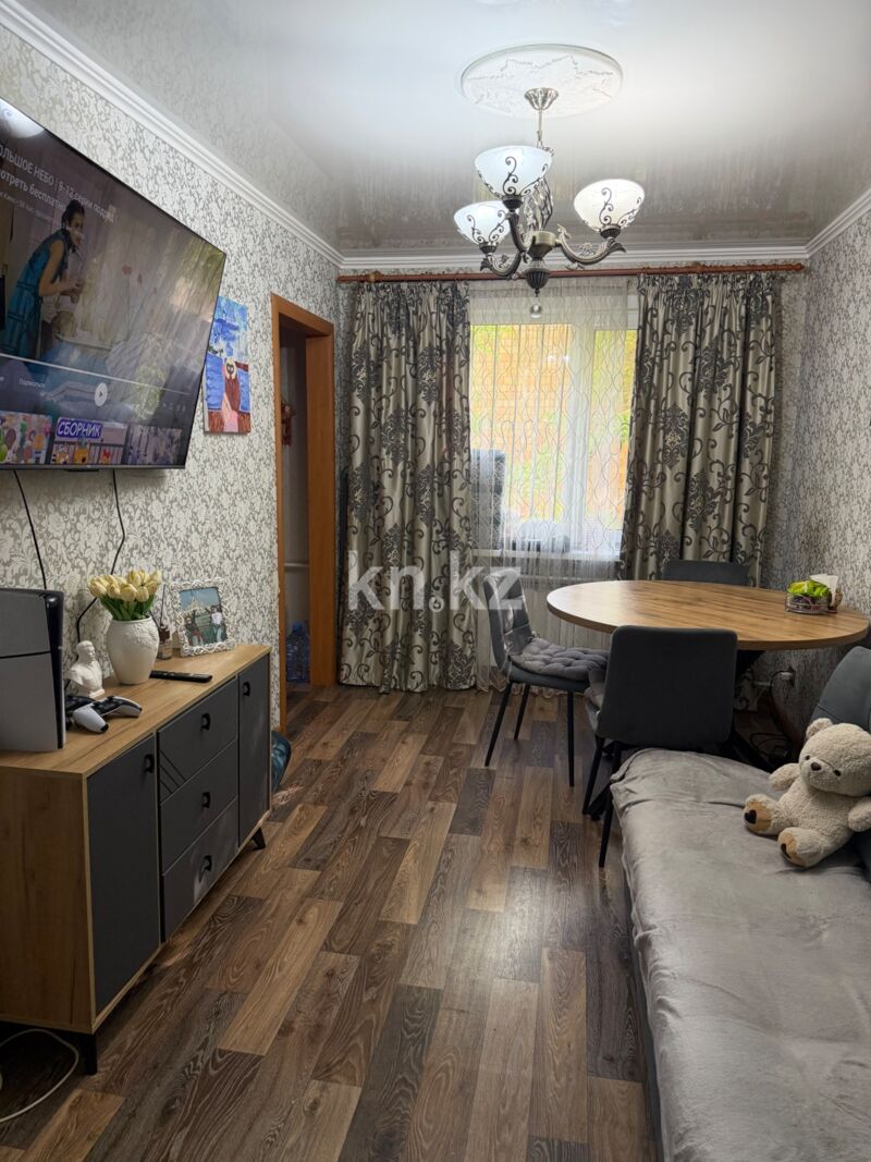 Продажа 3-комнатной квартиры, 57 м² - Продажа трехкомнатных квартир в панельном доме в Караганде фото 2 из 9