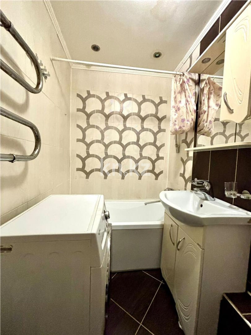 Продажа 3-комнатной квартиры, 62 м² - Продажа квартир в районе Михайловка в Караганде фото 9 из 15
