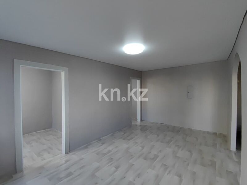 Продажа 3-комнатной квартиры, 42 м² - Продажа трехкомнатных квартир в Майкудуке Караганды - страница 8 фото 11 из 31