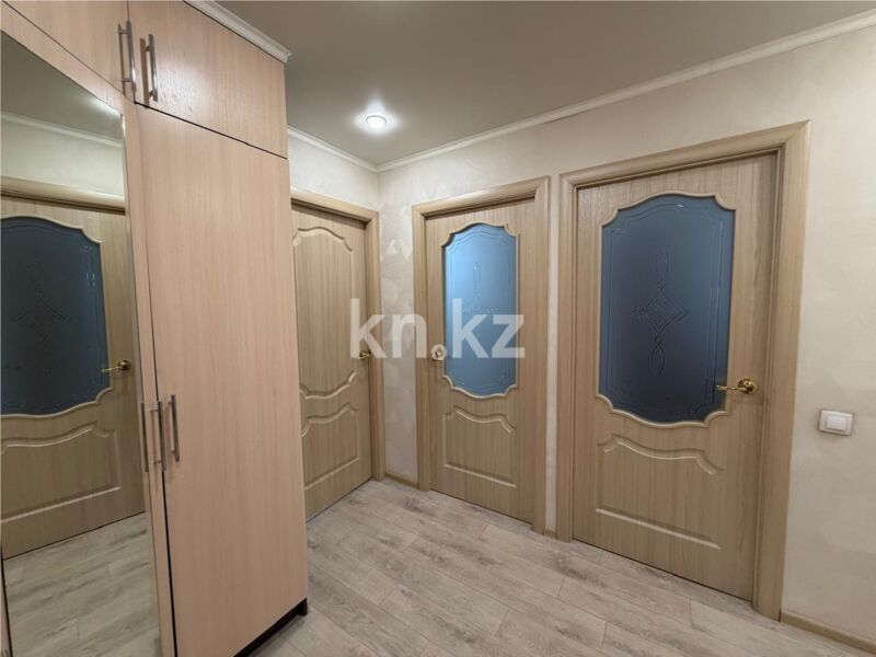 Продажа 3-комнатной квартиры, 61 м² - Продажа трехкомнатных квартир в Майкудуке Караганды - страница 4 фото 10 из 13