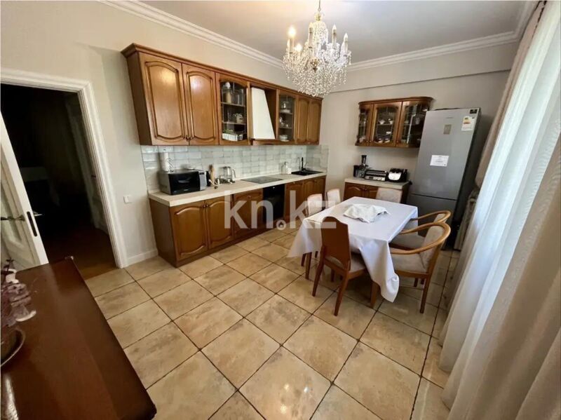 Продажа 3-комнатной квартиры, 140 м² - Продажа квартир в Алмалинском р-не Алматы - страница 2 фото 4 из 10