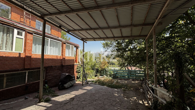 Продажа 10-комнатного дома, 357 м² - Продажа домов, коттеджей от собственников в Алматы фото 1 из 19