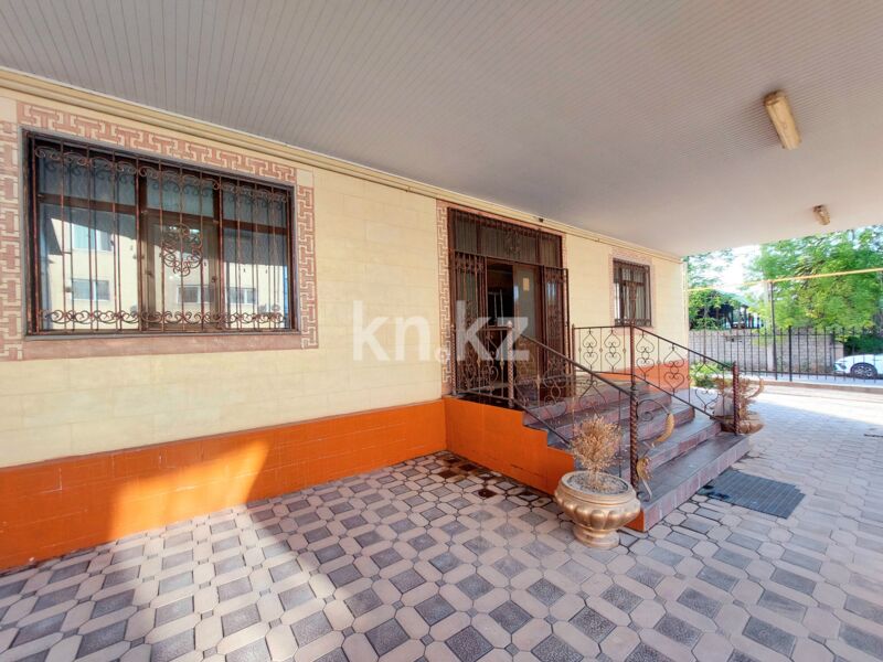 Продажа помещения, 700 м² - Продажа офисных и торговых помещений в Шымкенте фото 2 из 31