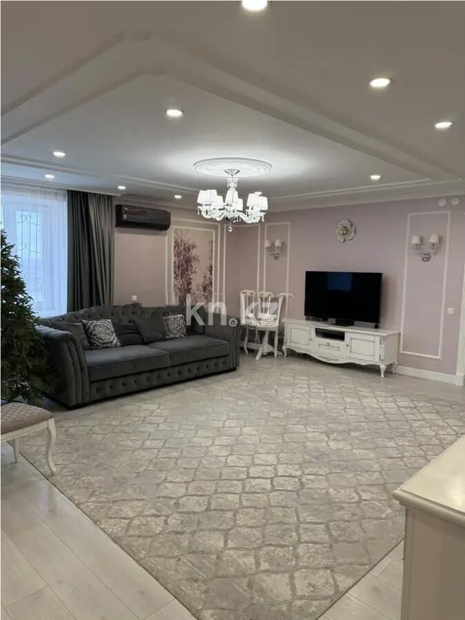 Продажа 4-комнатной квартиры, 141 м² - Продажа четырехкомнатных квартир в кирпичном доме в Караганде - страница 7 фото 1 из 7