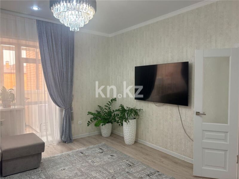 Продажа 3-комнатной квартиры, 92 м² - Продажа трехкомнатных квартир в кирпичном доме в Караганде фото 1 из 26