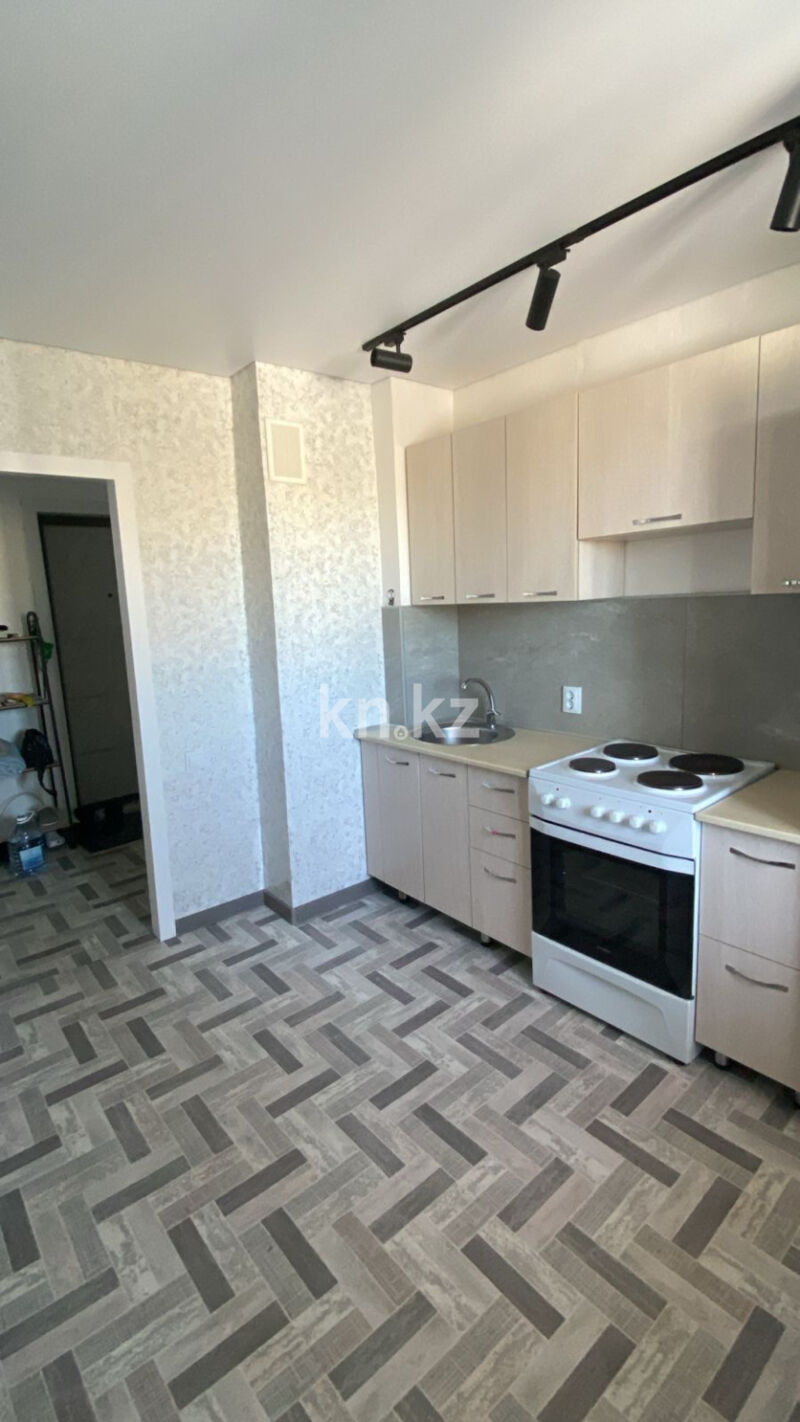 Продажа 2-комнатной квартиры, 40.3 м² - Продажа двухкомнатных квартир в панельном доме в Караганде - страница 3 фото 2 из 13