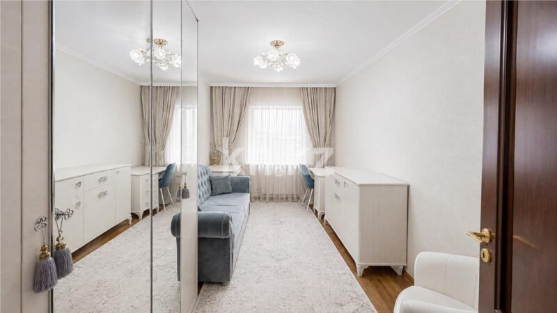 Продажа 4-комнатной квартиры, 145 м² - Недвижимость в Караганде - страница 2 фото 8 из 12