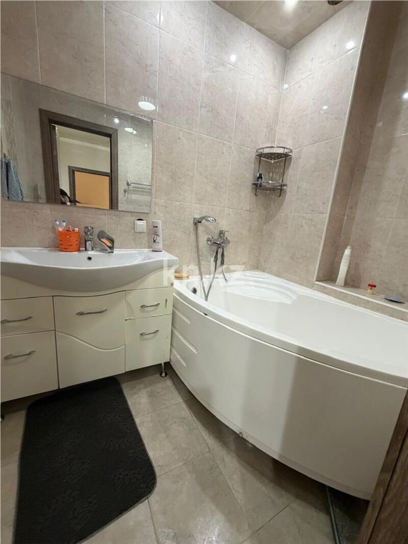 Продажа 2-комнатной квартиры, 74 м² - Продажа двухкомнатных квартир в р-не Алматы Астаны - страница 7 фото 17 из 18