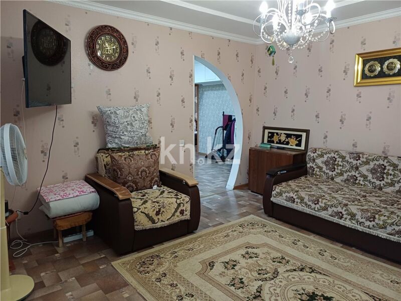 Продажа 3-комнатной квартиры, 64 м² - Продажа трехкомнатных квартир в панельном доме в Караганде - страница 2 фото 2 из 12