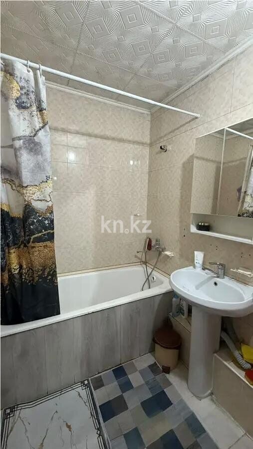 Продажа 4-комнатной квартиры, 81.6 м² - Продажа земельных участков в Уральске фото 4 из 5