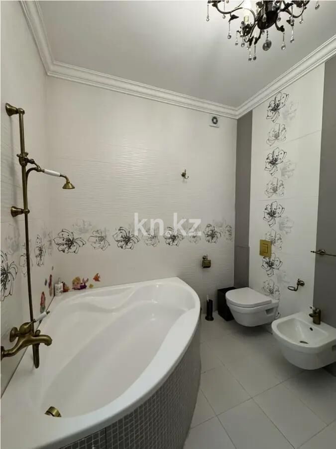 Продажа 4-комнатной квартиры, 250 м² - Продажа четырехкомнатных квартир в Казахстане фото 2 из 2