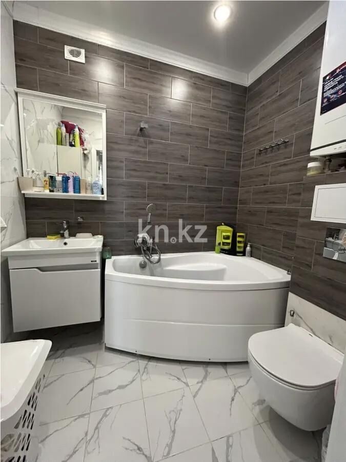 Продажа 4-комнатной квартиры, 90 м² - Продажа четырехкомнатных квартир в кирпичном доме в Караганде - страница 4 фото 6 из 9