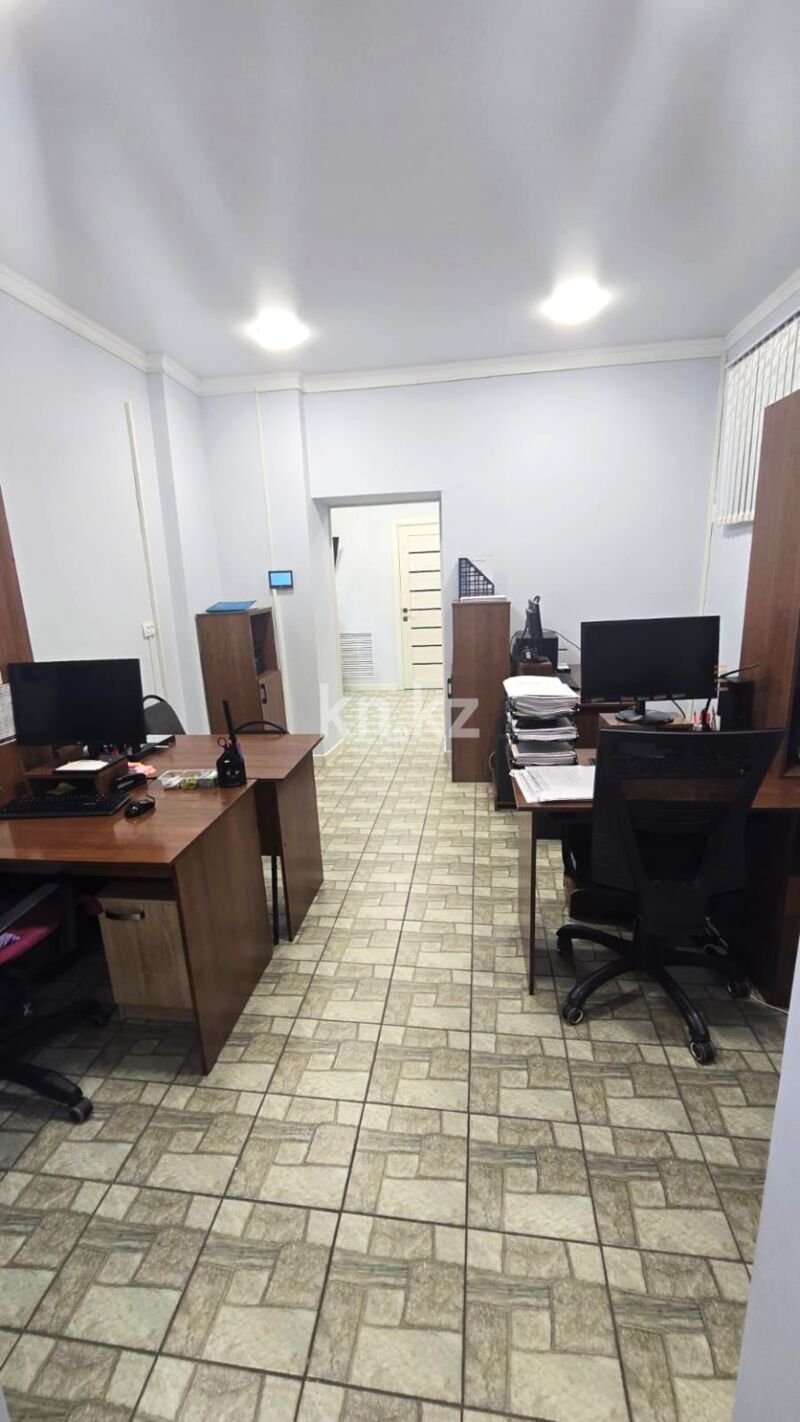 Продажа помещения, 223 м² - Продажа офисных и торговых помещений в Караганде фото 3 из 8