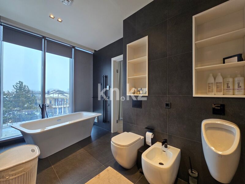 Продажа 6-комнатной квартиры, 269 м² - Продажа пятикомнатных и более квартир в Алматы - страница 4 фото 26 из 39
