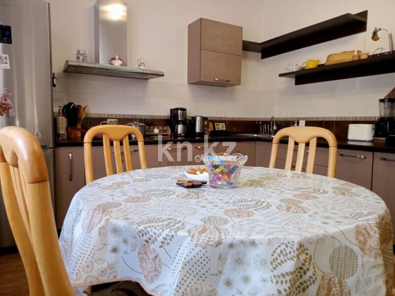Продажа 5-комнатного дома, 274.6 м² - Продажа домов, коттеджей в Городе Караганды - страница 2 фото 18 из 22
