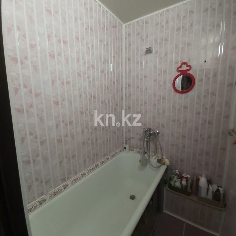 Продажа 3-комнатной квартиры, 62.3 м² - Продажа квартир в панельном доме в Казахстане - страница 7 фото 11 из 15