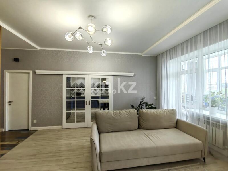 Продажа 4-комнатной квартиры, 138.4 м² - Продажа четырехкомнатных квартир в кирпичном доме в Караганде фото 3 из 31