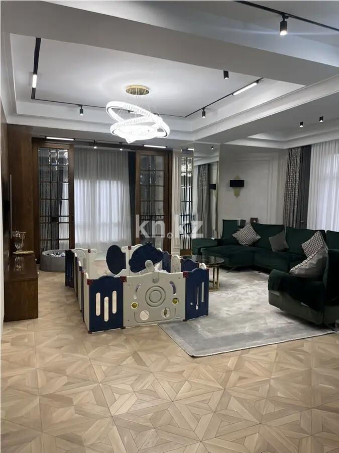 Продажа 6-комнатной квартиры, 300 м² - Продажа пятикомнатных и более квартир в монолитно-каркасном доме в Алматы фото 1 из 9
