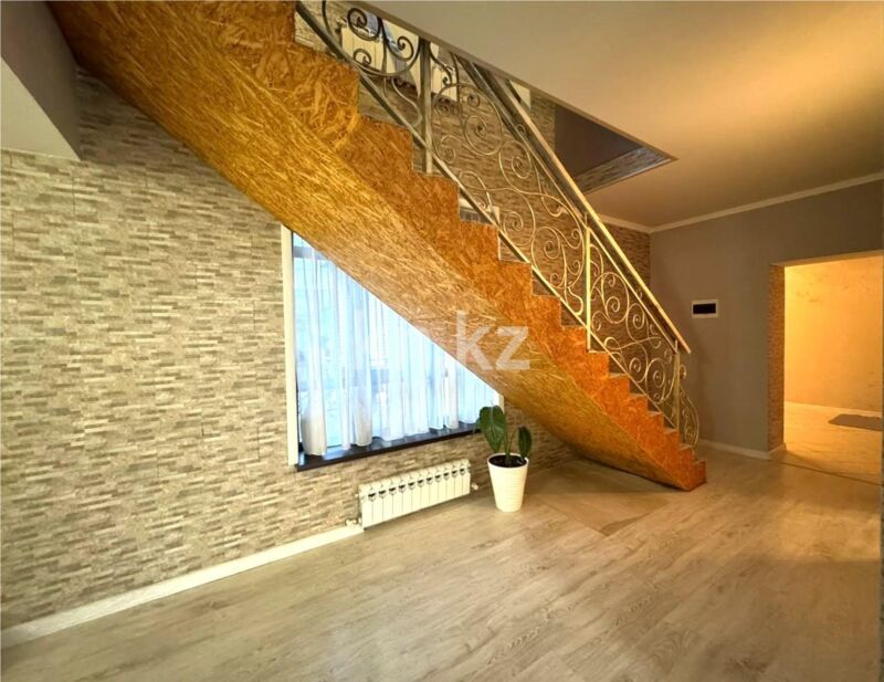 Продажа 4-комнатного дома, 367.4 м² - Продажа домов, коттеджей в Караганде - страница 4 фото 27 из 38