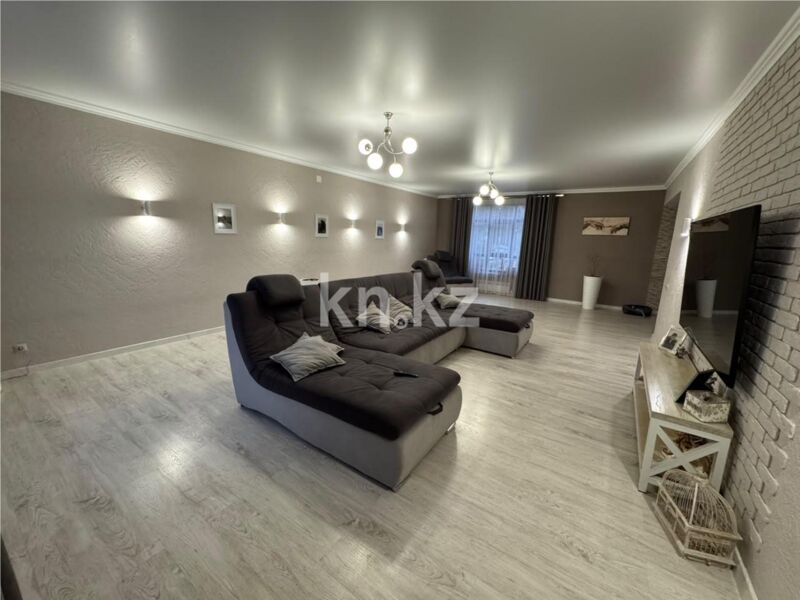 Продажа 4-комнатного дома, 367.4 м² - Продажа домов, коттеджей в Караганде - страница 4 фото 1 из 38
