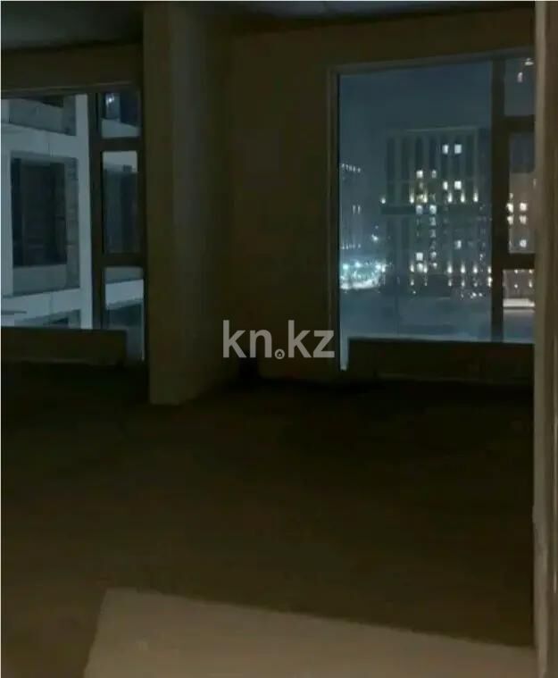 Продажа 4-комнатной квартиры, 96 м² - Продажа четырехкомнатных квартир в блочном доме в Казахстане - страница 9 фото 1 из 2