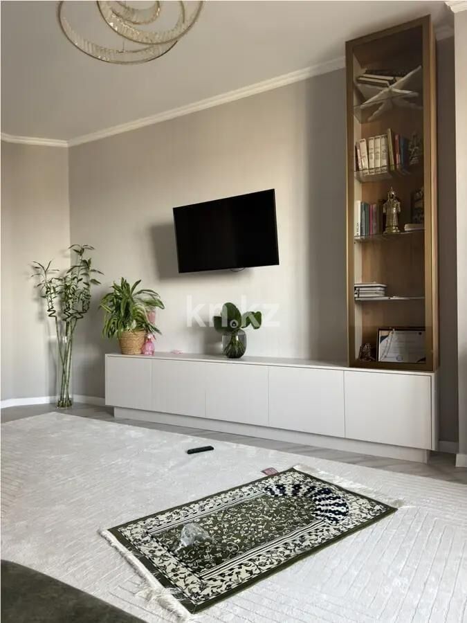 Продажа 3-комнатной квартиры, 90 м² - Продажа трехкомнатных квартир на Юго-Востоке Караганды - страница 9 фото 1 из 6