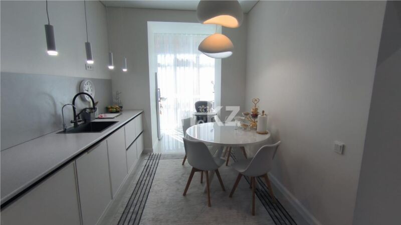 Продажа 4-комнатной квартиры, 118 м² - Продажа четырехкомнатных квартир в кирпичном доме в Караганде - страница 3 фото 2 из 30